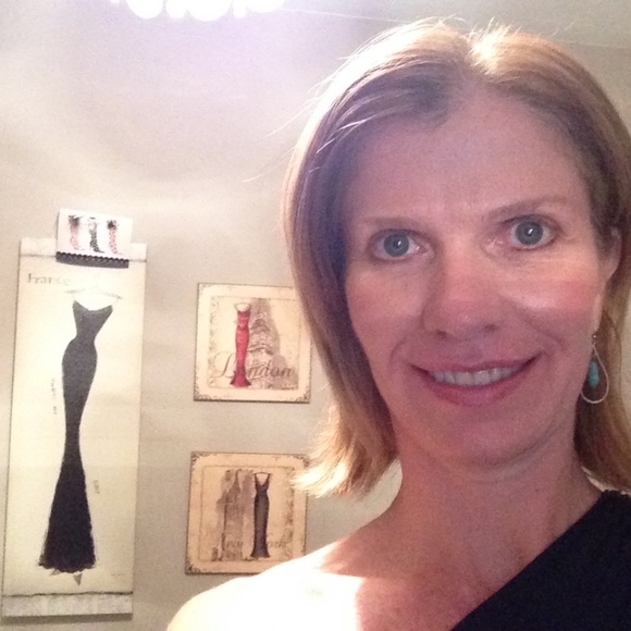 Meet your Posher, Lynn - Picture 2 of 11